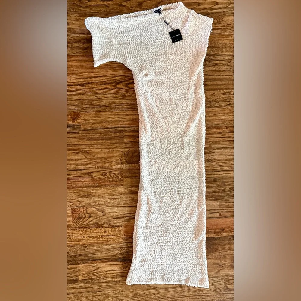 Juxlabel Off Shoulder Knit Maxi Dress Cream Quiet Luxury Sweater Size XL NWT - Picture 4 of 6